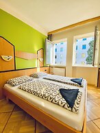 Affordable Central Rooms Near U3