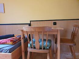 Affordable Central Rooms Near U3