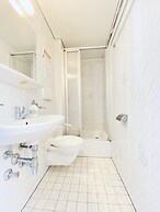 Affordable Central Rooms Near U3