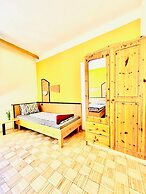 Affordable Central Rooms Near U3