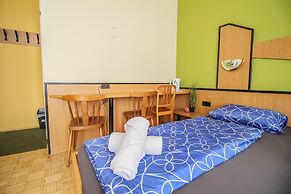 Affordable Central Rooms Near U3