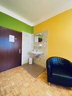 Affordable Central Rooms Near U3