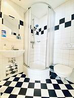 Affordable Central Rooms Near U3