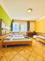 Affordable Central Rooms Near U3