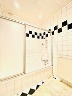 Affordable Central Rooms Near U3