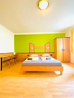 Affordable Central Rooms Near U3