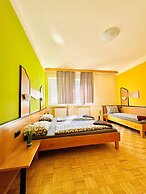 Affordable Central Rooms Near U3