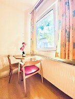 Affordable Central Rooms Near U3