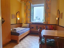 Affordable Central Rooms Near U3