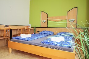 Affordable Central Rooms Near U3