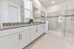 1909 Tropical Palms Circle