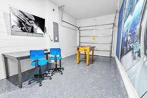 1909 Tropical Palms Circle