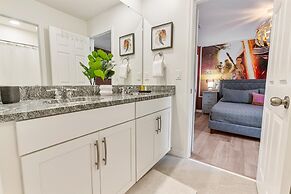 1909 Tropical Palms Circle