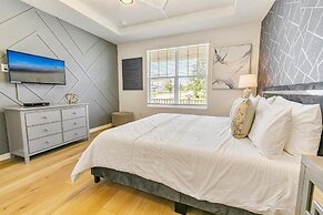 1909 Tropical Palms Circle