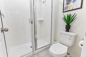 1909 Tropical Palms Circle