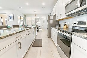 1909 Tropical Palms Circle