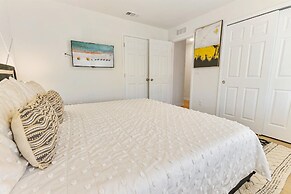 1909 Tropical Palms Circle