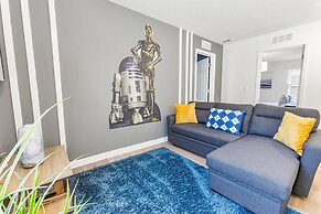 1909 Tropical Palms Circle