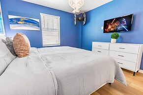 1909 Tropical Palms Circle