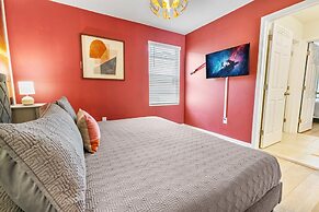 1909 Tropical Palms Circle