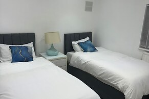 3br-sleeps6-parking-closetocity