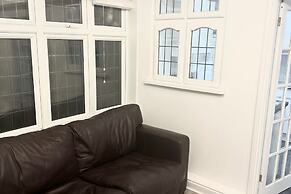 3br-sleeps6-parking-closetocity