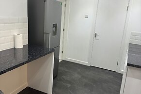 3br-sleeps6-parking-closetocity