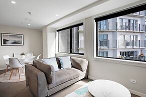 City Skyline Apartment near Myers Park