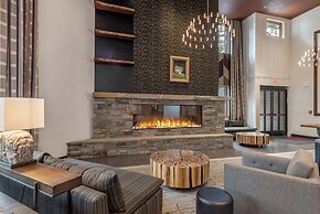 Ski In Ski Out PT Lodge 2BR 2BA Hot Tubs