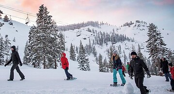 Ski In Ski Out PT Lodge 2BR 2BA Hot Tubs