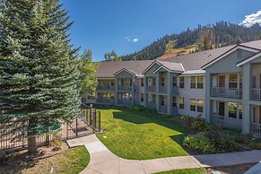 Ski In Ski Out PT Lodge 2BR 2BA Hot Tubs