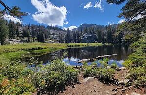 Ski In Ski Out PT Lodge 2BR 2BA Hot Tubs