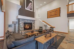 Ski In Ski Out PT Lodge 2BR 2BA Hot Tubs