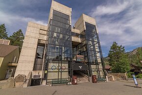 Ski In Ski Out PT Lodge 2BR 2BA Hot Tubs