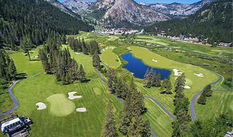 Ski In Ski Out PT Lodge 2BR 2BA Hot Tubs