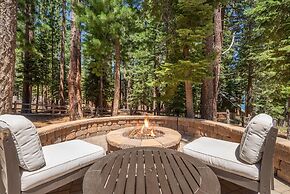 Central Clean Home with Hot Tub Near Ski