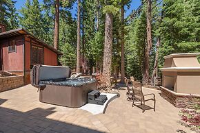 Central Clean Home with Hot Tub Near Ski