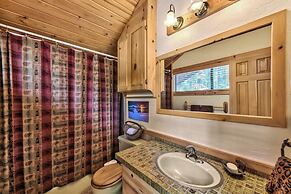 Central Clean Home with Hot Tub Near Ski
