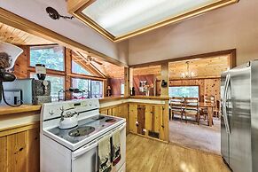 Central Clean Home with Hot Tub Near Ski