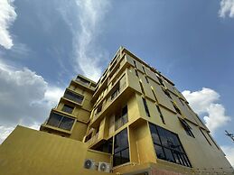 Breezewood Bangkok Hotel