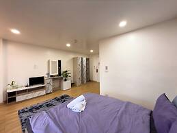 Breezewood Bangkok Hotel