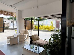 Breezewood Bangkok Hotel