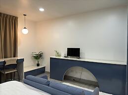 Breezewood Bangkok Hotel