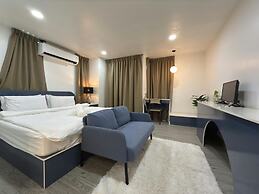Breezewood Bangkok Hotel