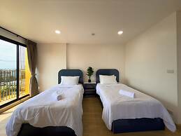 Breezewood Bangkok Hotel