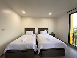 Breezewood Bangkok Hotel