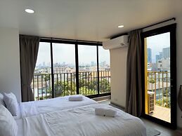 Breezewood Bangkok Hotel