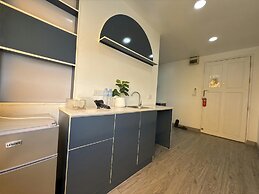 Breezewood Bangkok Hotel