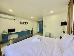 Breezewood Bangkok Hotel