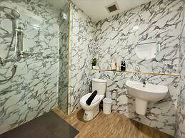 Breezewood Bangkok Hotel